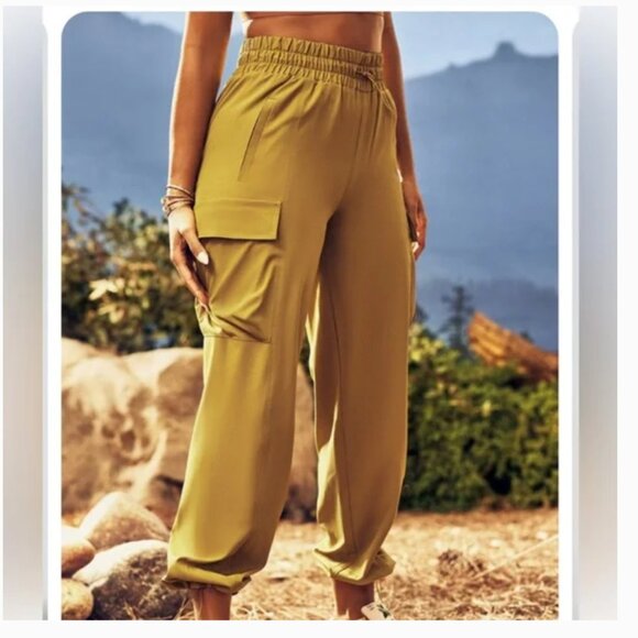 Fabletics Eleanor Cargo Joggers High Rise Mustard Gold Olive Size Small - Picture 1 of 14